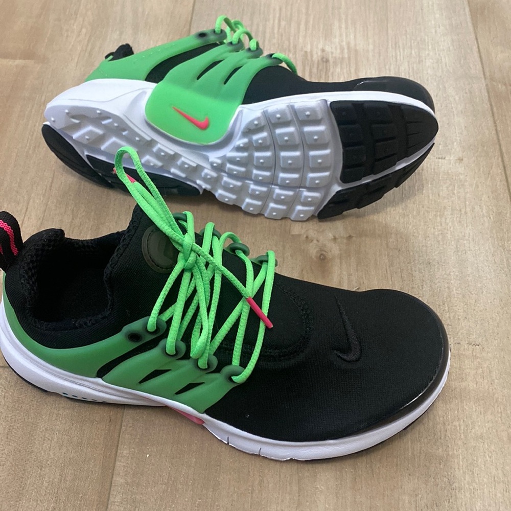 Brand new Nike shoes